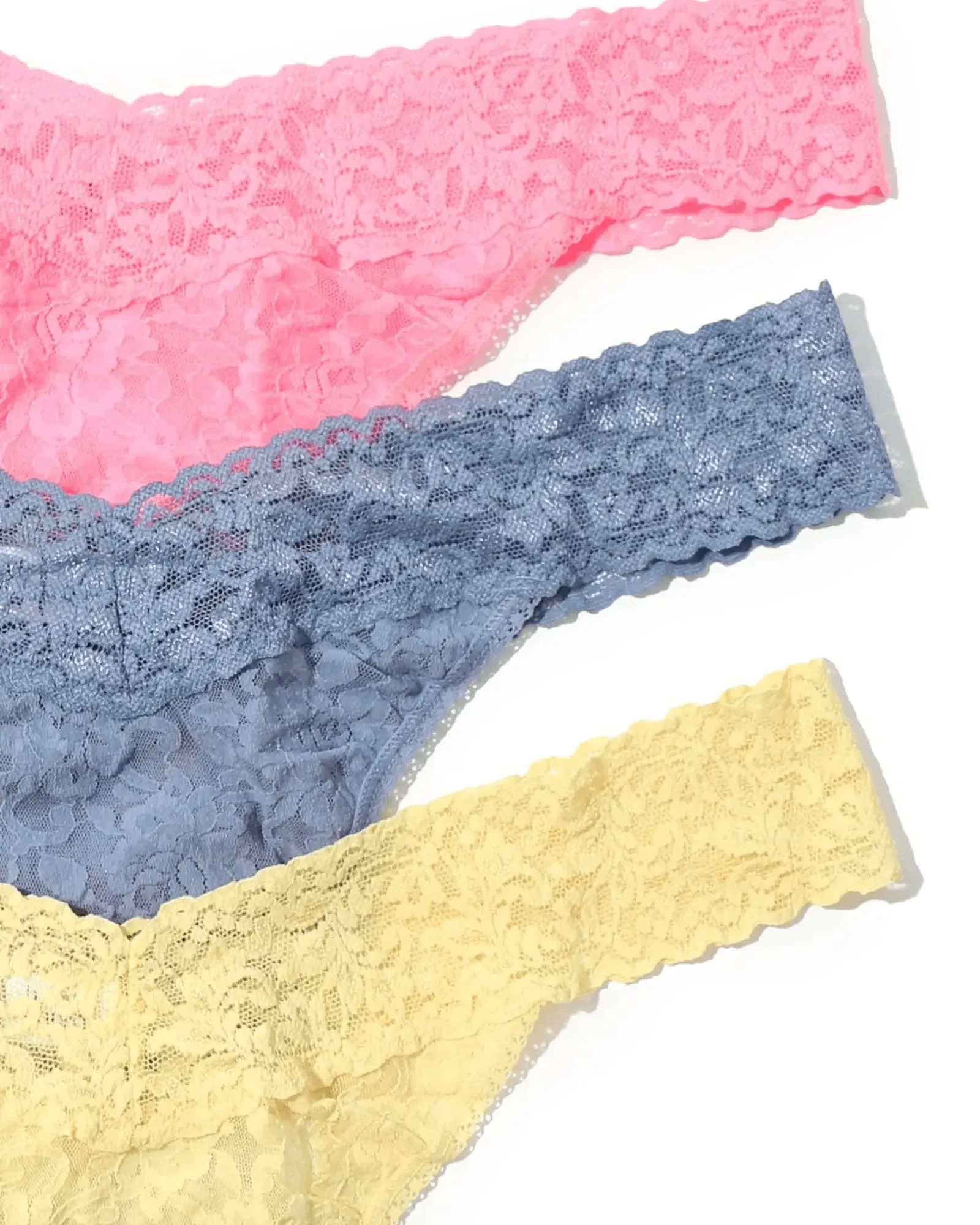 3PACK SIGNATURE LACE PLUS THONG | PCBU-PEACH FIZZ/CHAMBRAY/BUTTERCUP