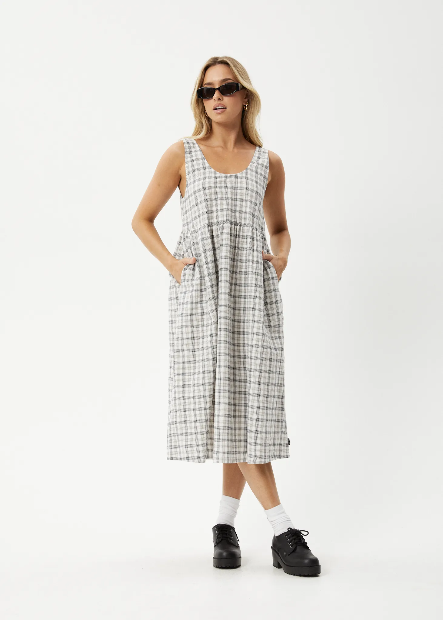 AFENDS Womens Leo - Seersucker Check Midi Dress - Black / White