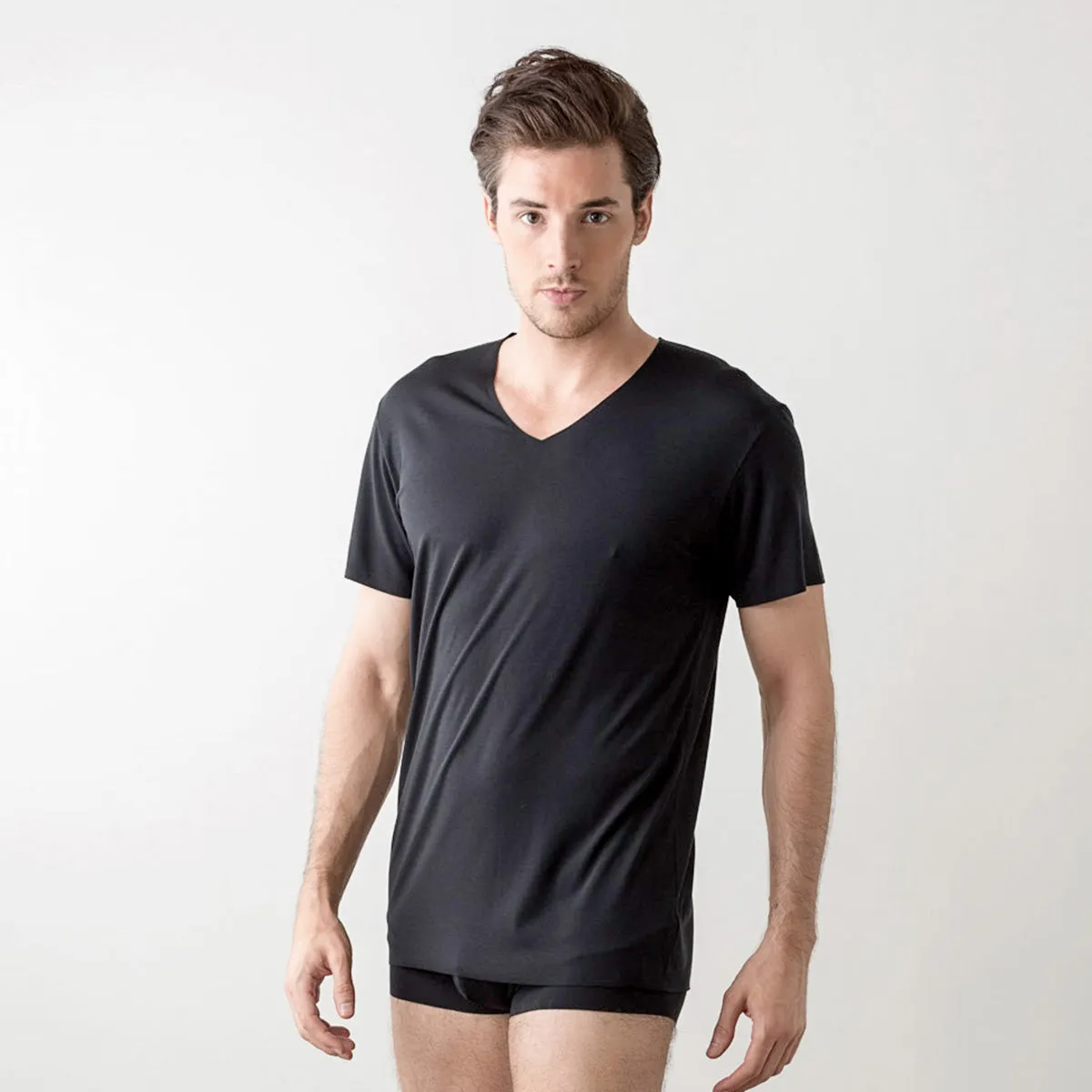 Freeform Bonded Seamless TENCEL™ Modal V-Neck Tee