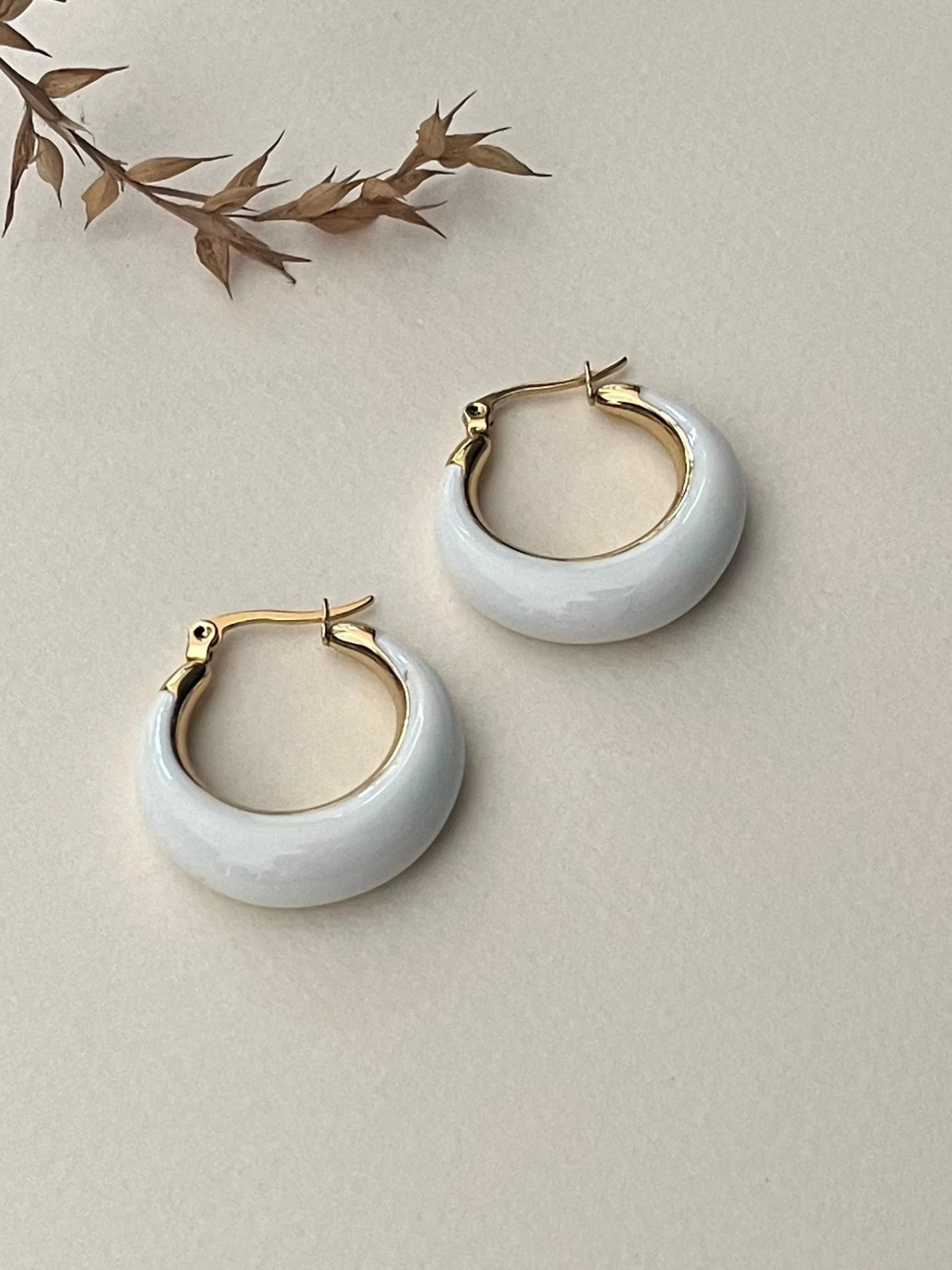 Roxanne - Glossy Enamel Hoops - White